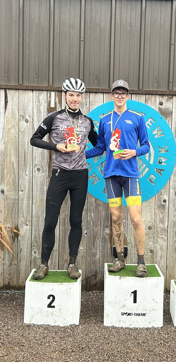 Anna Cox tweet media