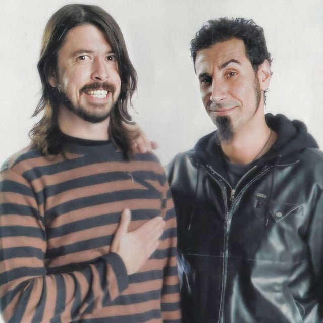 dailysoad's tweet photo. Serj with Dave Grohl https://t.co/ABog5GxDdQ