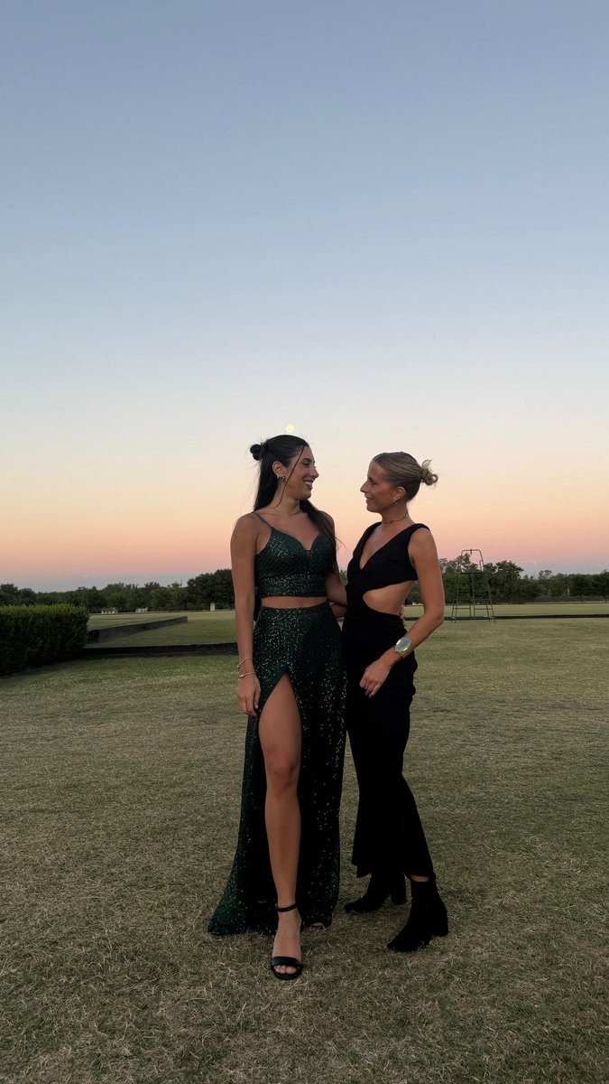 Cande de Candelaria tweet media