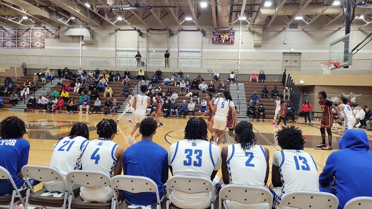 TheBigsMedia's tweet image. Lindblom 24 Bloom 23...halftime  #TheBIGS #ItsUS #WeBEENOUTSIDE  #TeamRose2024Shootout