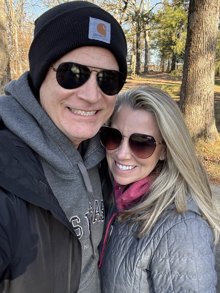 DanielOerther's tweet image. Love our walks w/ @sarahoerther, and love the neighborhood holiday decorations!!! #PeppaPig #HelloKitty #Sven #Olaf