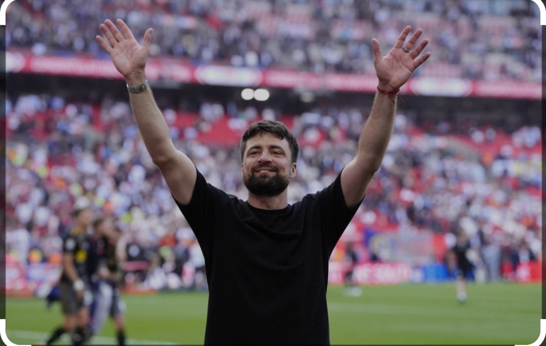 For the 25 match unbeaten run.
For some cracking away trips in the Championship.
For the unforgettable day out at Wembley.
For taking us back to the Prem.
Thanks Russ! Heartbroken it ended this way...
#SaintsFC