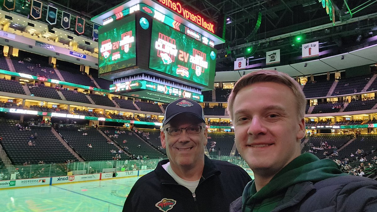 rbzbrenna's tweet photo. Game 1 of 2! @mnwild @Vikings https://t.co/SDtx0i9qGg
