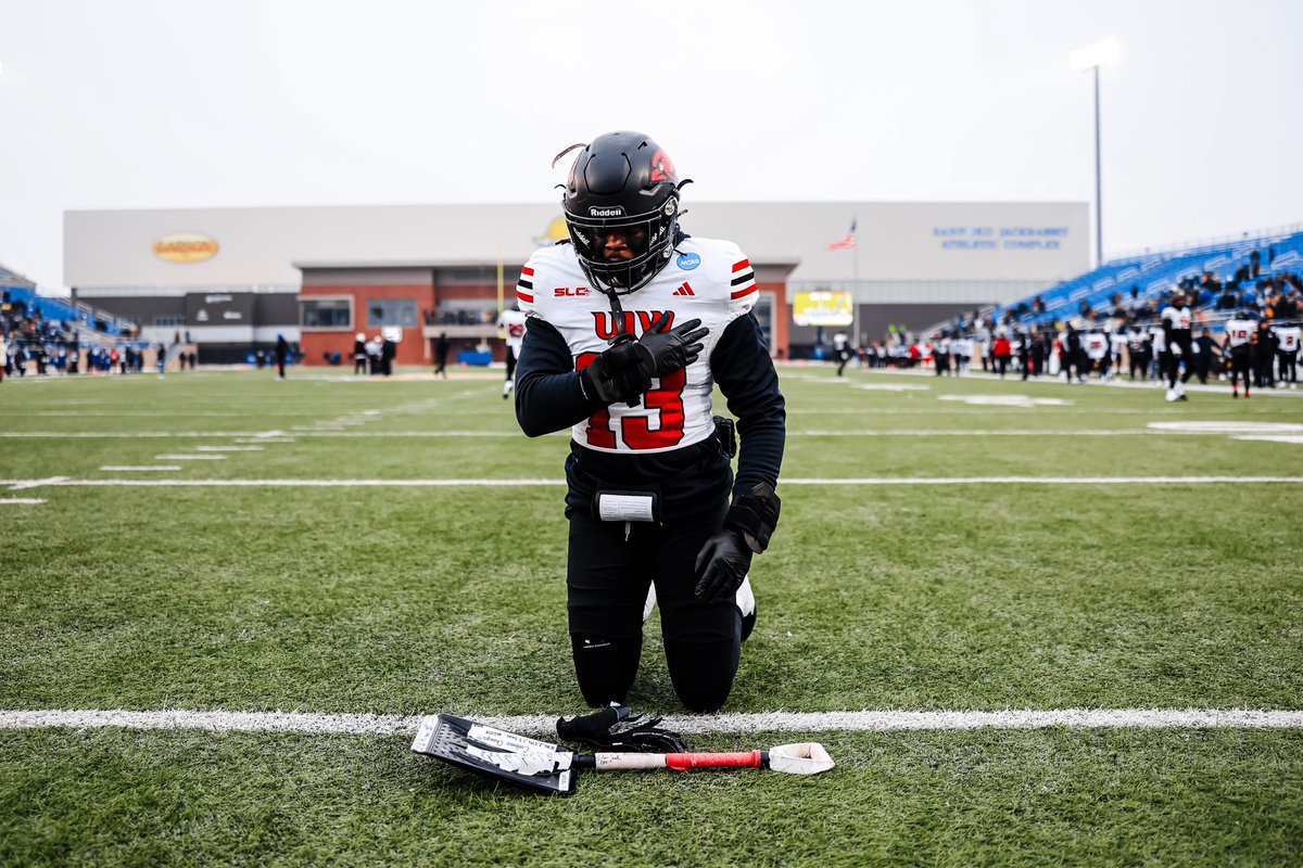 2024 Szn Stats…🪦
80 Tackles 
11.5 TFL
6 Sacks
Pick 6 
#W🫶🏽WG