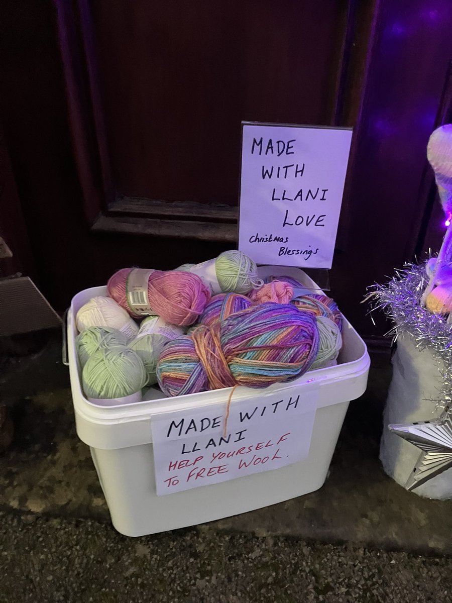trudydavies1964's tweet image. The Christmas tree we did at Llangurig Chapel.
#MadeWithLlaniLove
‘Made With Llani Love’
Our community knit blankets, hats, mitts, booties at home &amp;amp; then return to the shop. 
We send to all the white knits made to @SandsUK #MemoryBox with all other ones going to hospitals in UK