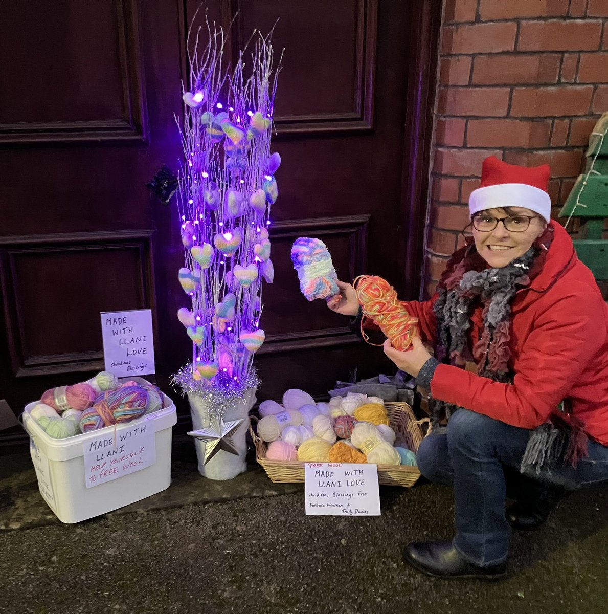 trudydavies1964's tweet image. The Christmas tree we did at Llangurig Chapel.
#MadeWithLlaniLove
‘Made With Llani Love’
Our community knit blankets, hats, mitts, booties at home &amp;amp; then return to the shop. 
We send to all the white knits made to @SandsUK #MemoryBox with all other ones going to hospitals in UK