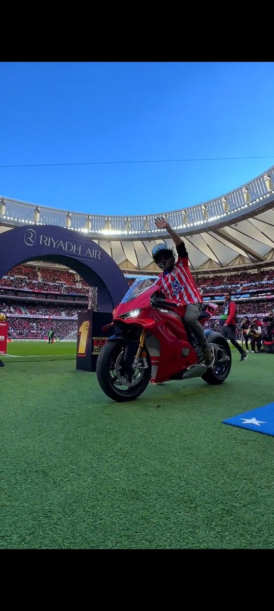 Alberto Martínez tweet media