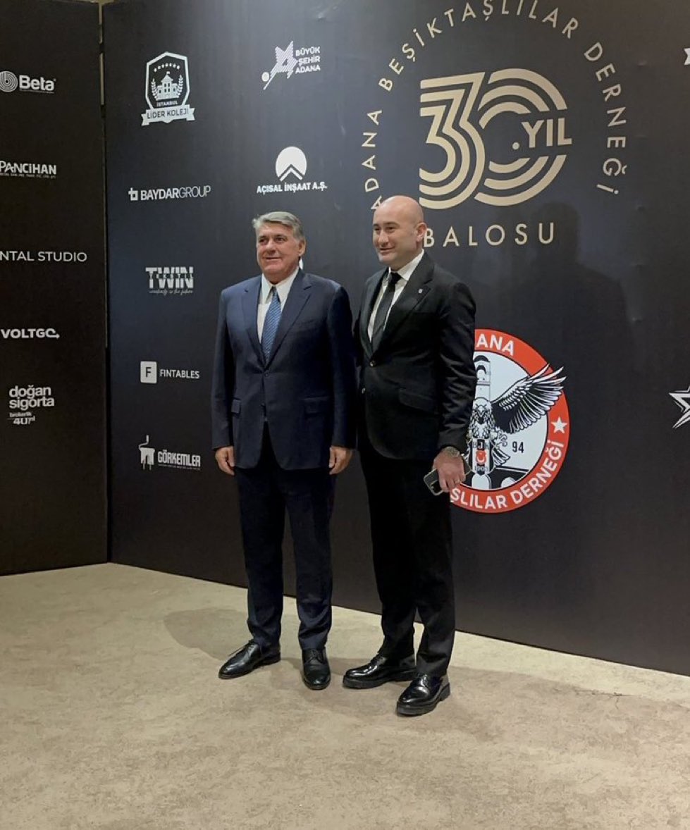 Hüseyin Yücel, yaptığı onca fedakarlığa rağmen, Hasan Arat yüzünden ciddi bir itibar kaybı yaşadı. 

Bu şartlarda başkan olması mümkün değil. 

Serdal Adalı'nın asbaşkanı olup, itibarını temizleyip, başkanlığı daha sonra düşünmeli..