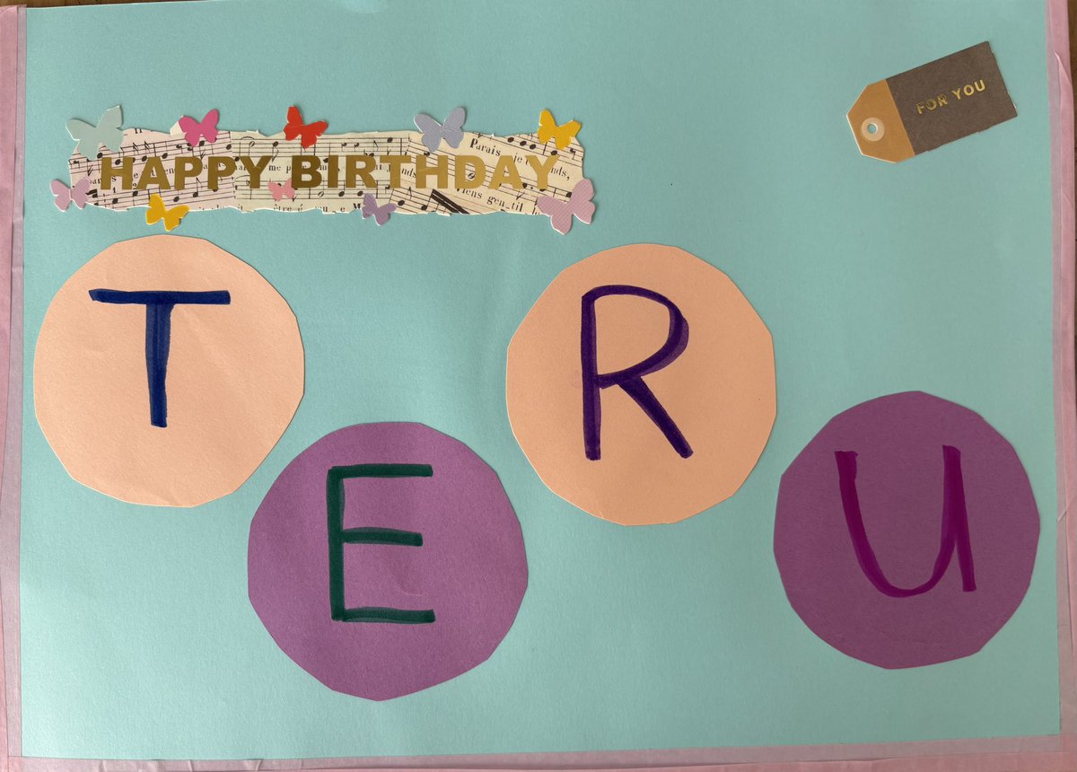Chloe_901's tweet photo. @TE_RUR_ET GOOD MORNING! 昨日のライブはどうもありがとうございました。最高でした。10歳の息子が愛を込めてTERUさんにBIRTHDAY CARDと手紙を書いてプレゼントBOXに入れました。よかったら見てあげてください。 https://t.co/RBRZ3T60zO