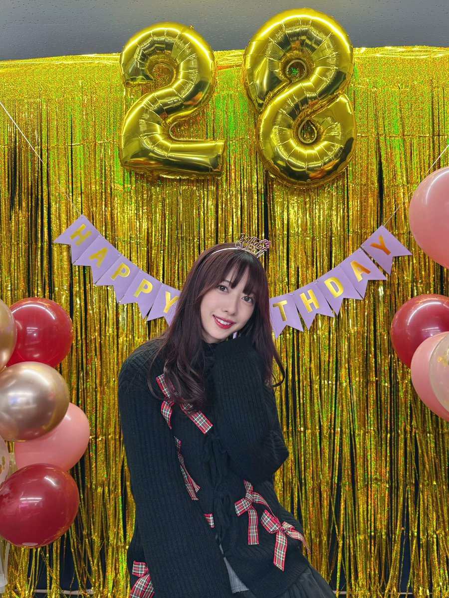 mayama__rika's tweet photo. 28歳になりましたー！！！
#まやあに300 でお祝いしていただきました🥹幸
今夜は生誕ソロライブもあるし
楽しんでいきます！ https://t.co/NwK5eJk2n4