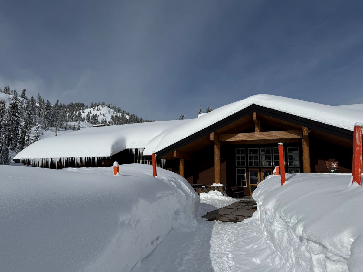 LassenNPS's tweet photo. Right now, it's about snow! Yesterday's snowstorm brought significant accumulation.  Park operations are back to normal today. Park entrances are accessible, and the Kohm Yah-mah-nee Visitor Center is open. 

Snow depths are regularly updated - https://t.co/kuST59mOId https://t.co/8UWGbQZSeS