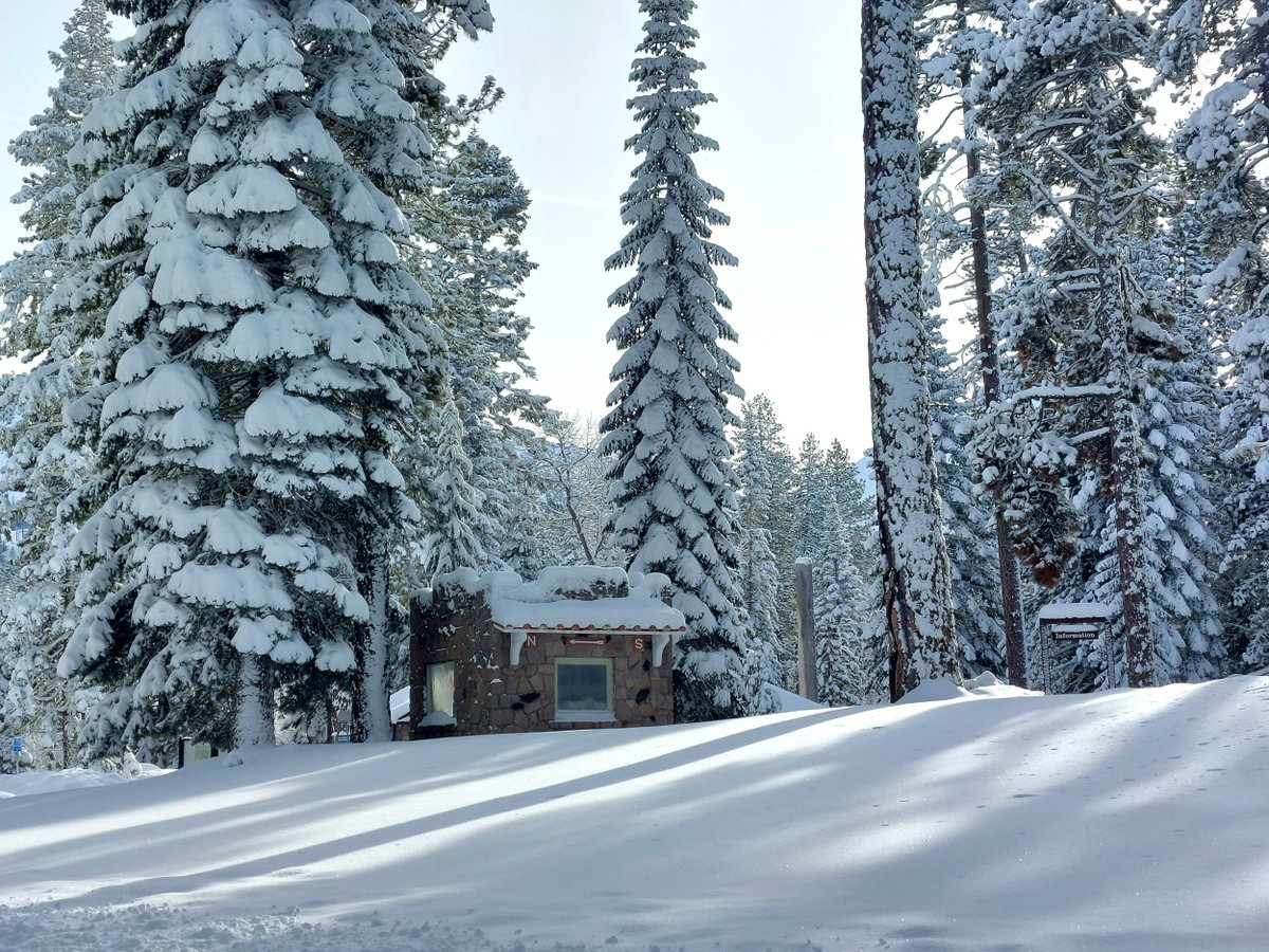 LassenNPS's tweet photo. Right now, it's about snow! Yesterday's snowstorm brought significant accumulation.  Park operations are back to normal today. Park entrances are accessible, and the Kohm Yah-mah-nee Visitor Center is open. 

Snow depths are regularly updated - https://t.co/kuST59mOId https://t.co/8UWGbQZSeS