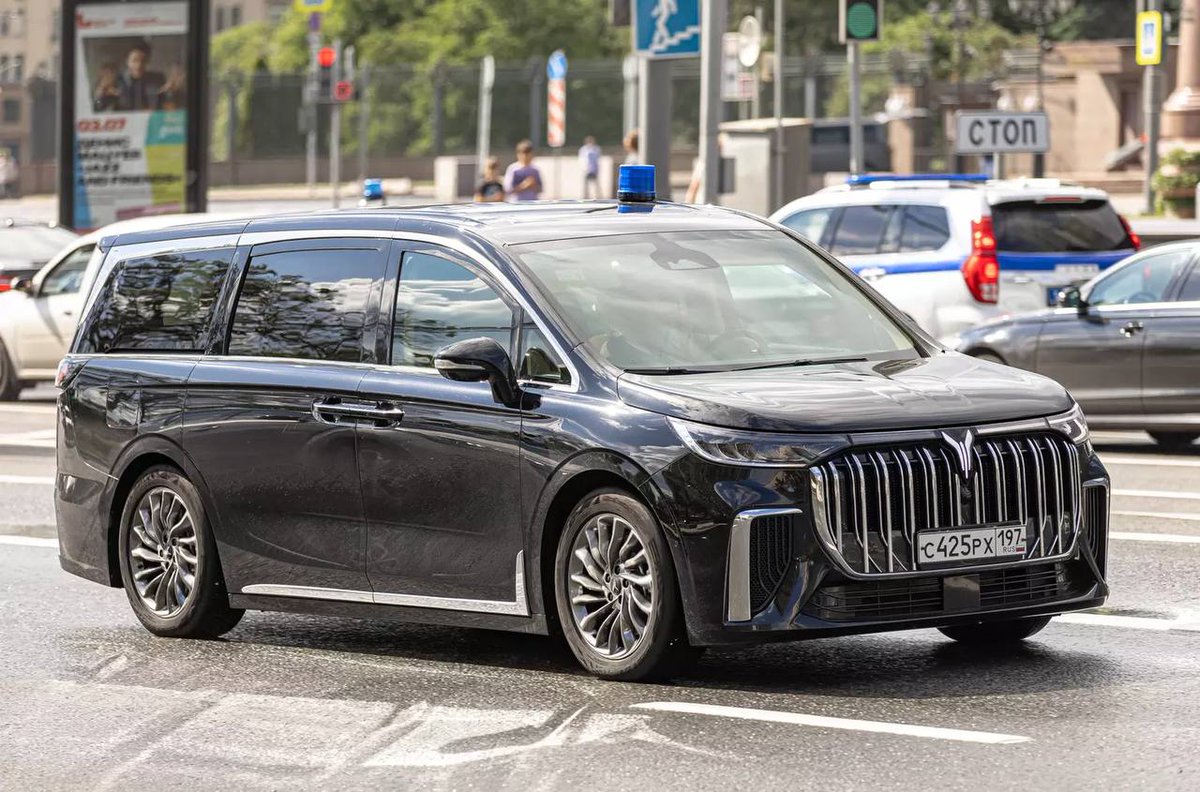 BarbaraDiakosMD's tweet photo. "The best car safety device is a rearview mirror with a cop in it." https://t.co/q8c3pSzQbG