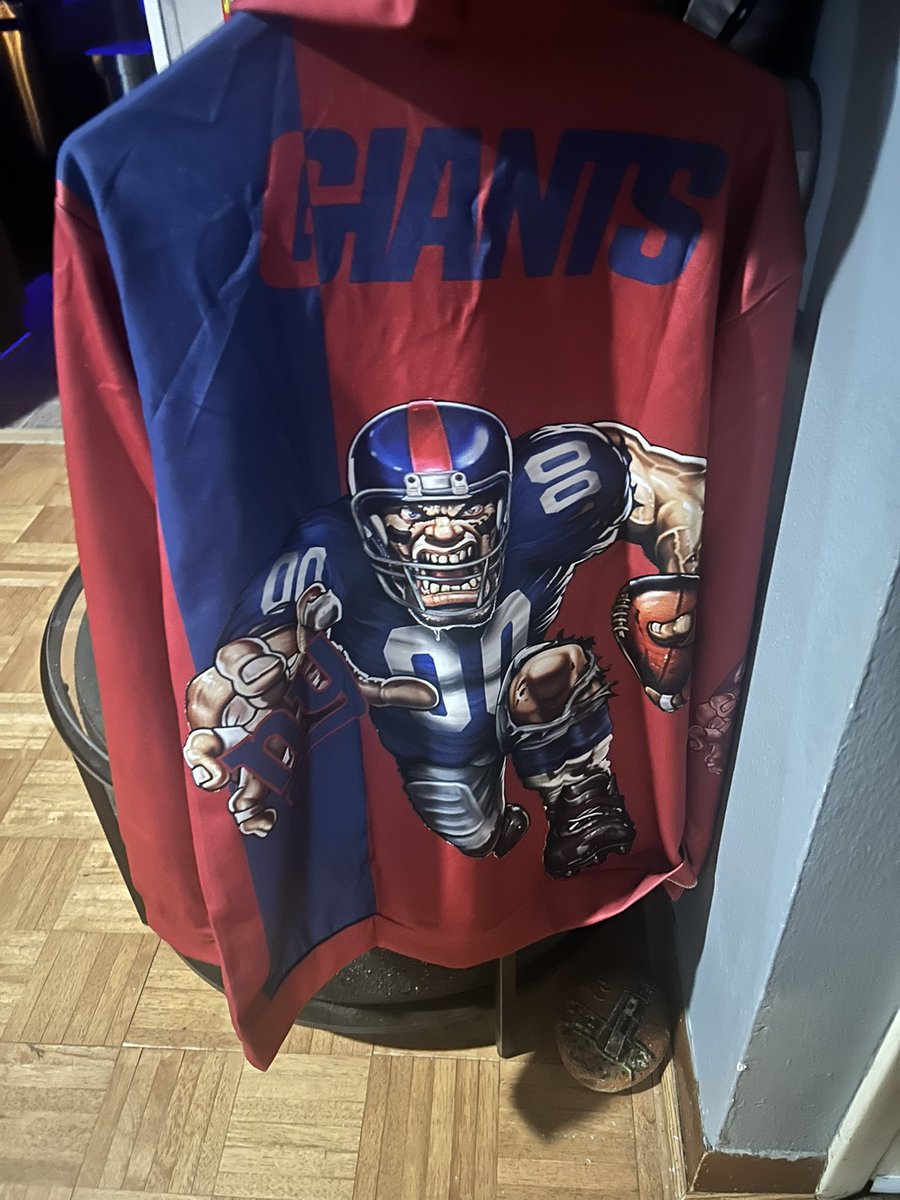 nyluv516's tweet photo. New Giants Stuff https://t.co/GiX94tyCjR