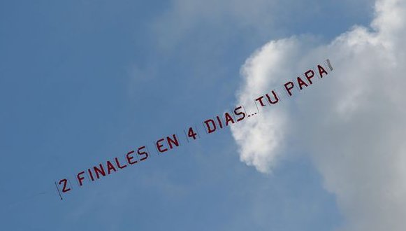 5 AÑOS. Que te la saque el medico. Tu papá.