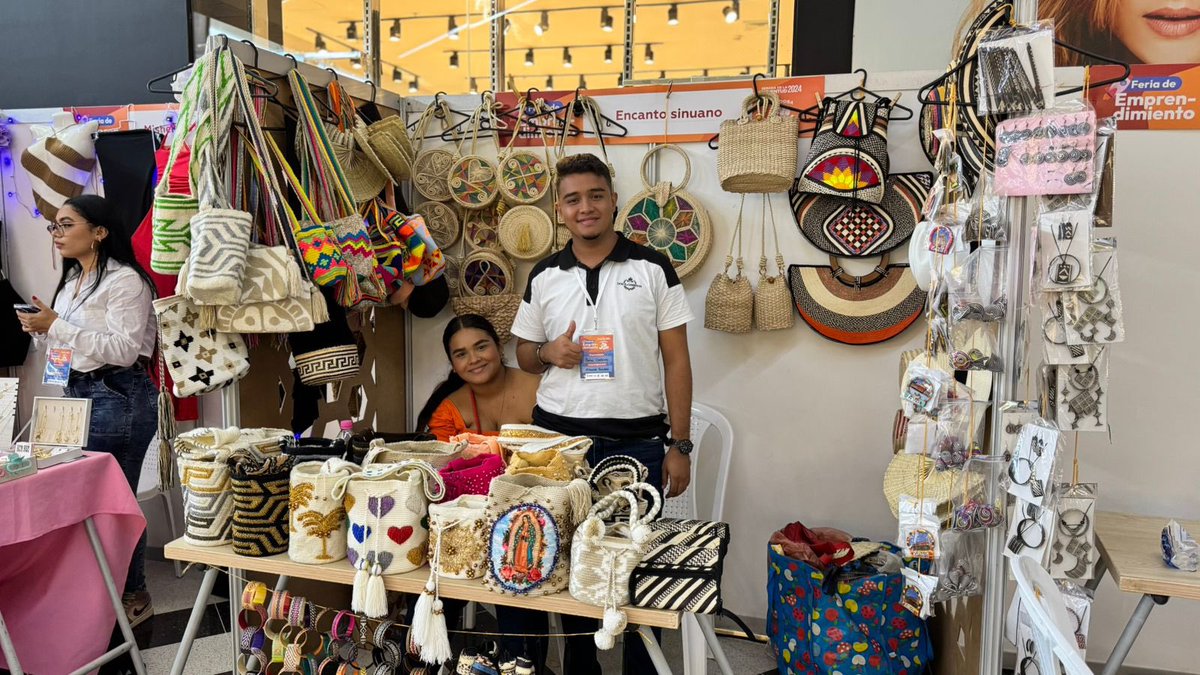 GobCordoba_'s tweet photo. ¡Aún estás a tiempo!
La feria Córdoba Joven te espera en el Centro Comercial Nuestro hasta las 8:00 p.m.😎

Más de 30 jóvenes de los municipios de Córdoba se reúnen en este espacio para comercializar y dar a conocer sus talentos y productos. https://t.co/eHMKAGFugj
