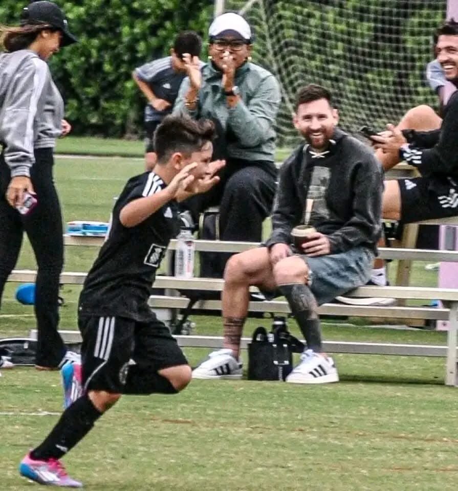 Footballtweet's tweet photo. 🤩 Lionel Messi went to watch his son Mateo's match and the little lad didn't disappoint, he scored a BRACE! ⚽️⚽️ https://t.co/MbZMNUAFqg
