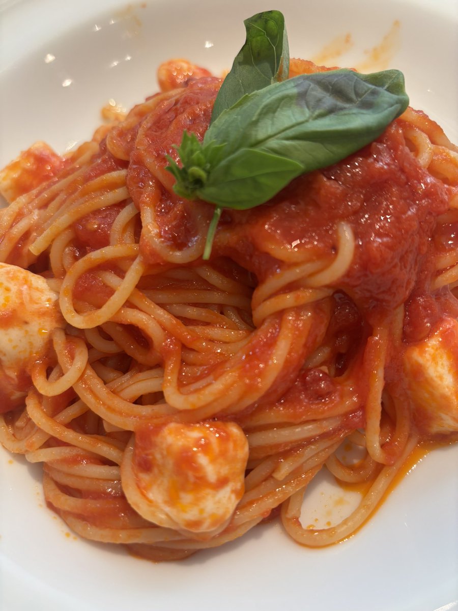 Carolina_3254's tweet photo. Organic tomatoes and mozzarella cheese pasta!!!
Itadakimasu!!!
#pasta #tomatoes #cheese #Food https://t.co/XWsASpvIYN