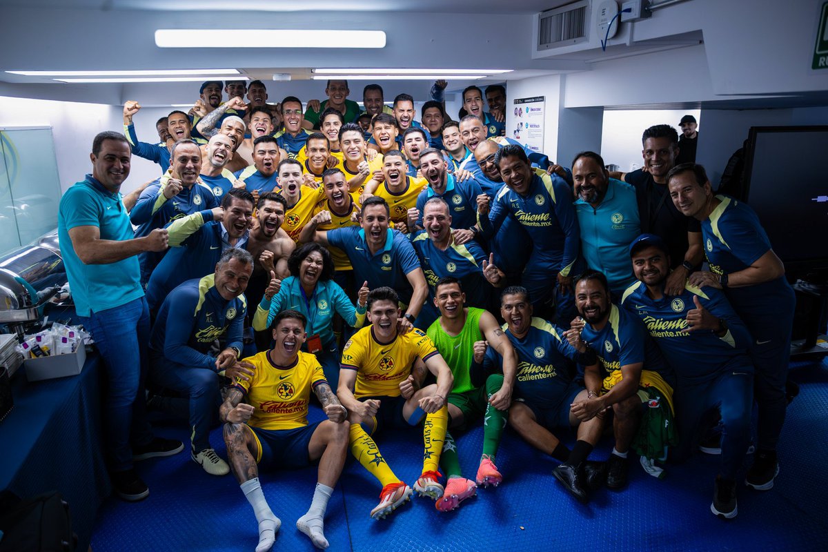 HenryMartinM's tweet photo. Llegó el día! la Gran Final de @LigBBVAMX a 🤩
Hoy nuevamente todos! Club, equipo, cuerpo técnico y afición. Todos juntos para lograr el TRICAMPEONATO 🏆
Vamos mis Águilas! Vamos mi FAMILIA 🫶🏼
Por nosotros, por ustedes, por el Club MÁS grande de todos, el @ClubAmerica 💪🏼 https://t.co/1DT5nyxxFP