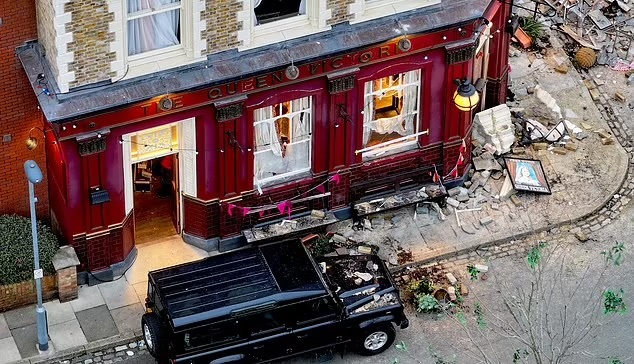 EastEnders Insider tweet media