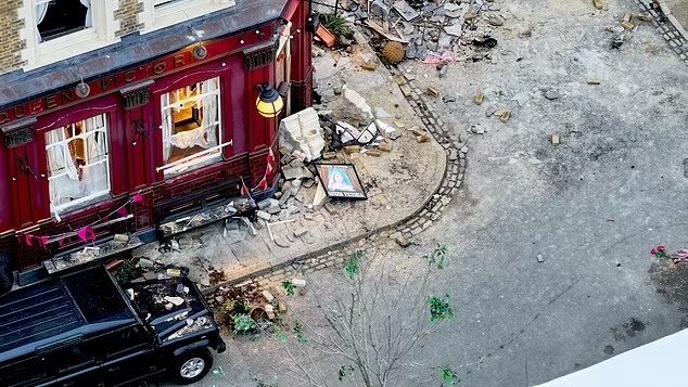 EastEnders Insider tweet media