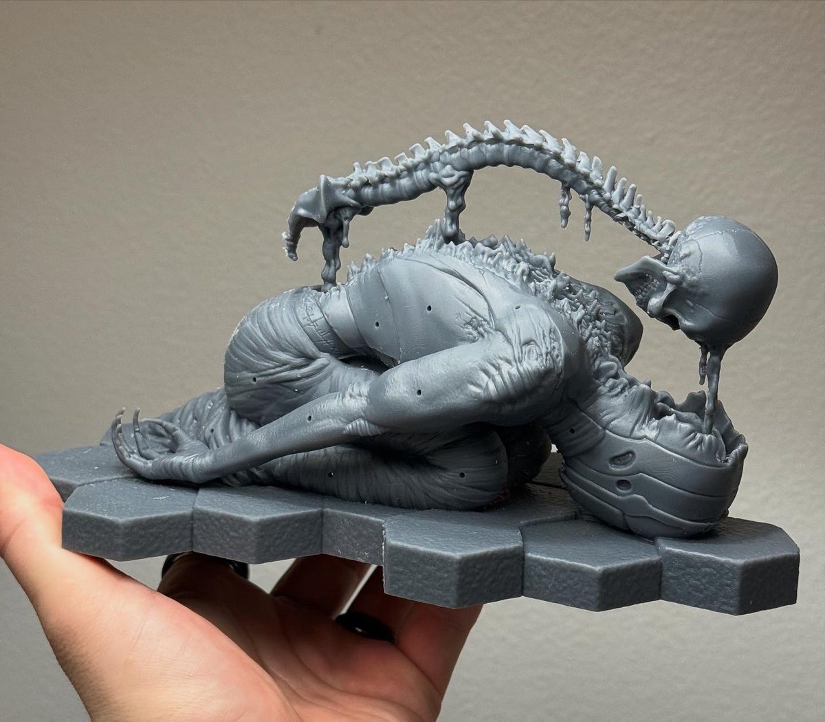 TimFrankenstein's tweet photo. Surgical Extraction sculpted for print for a gift to a friend. 🪦
Original art painted by Steven Belledin for Magic the Gathering.
I took some of liberties adding Phyrexian script to the waist and sinew dripping from the vertebrae and skull to hold them in place above the body. https://t.co/TF4o8XA35o