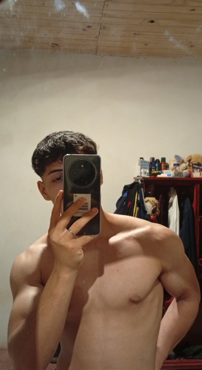 Sergiio_dl's tweet photo. Hola buenas tengo un canal de telegram donde subo contenido desnudos míos todas las semanas y hago directos para que me vean ahi, cobro la entrada sii t interesa me ayudaria un montón.
Mi tecito aparte https:https://t.co/U5QFPWjaLv https://t.co/ykjBdxZnoA