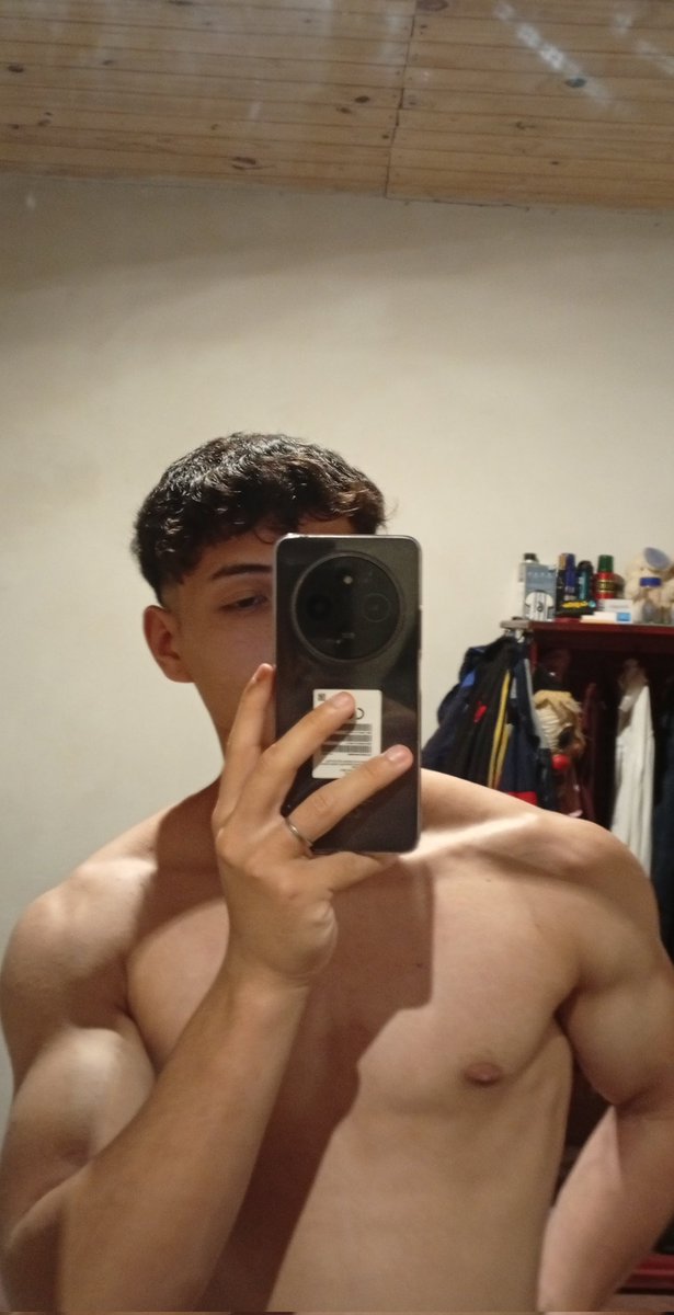 Sergiio_dl's tweet photo. Hola buenas tengo un canal de telegram donde subo contenido desnudos míos todas las semanas y hago directos para que me vean ahi, cobro la entrada sii t interesa me ayudaria un montón.
Mi tecito aparte https:https://t.co/U5QFPWjaLv https://t.co/ykjBdxZnoA