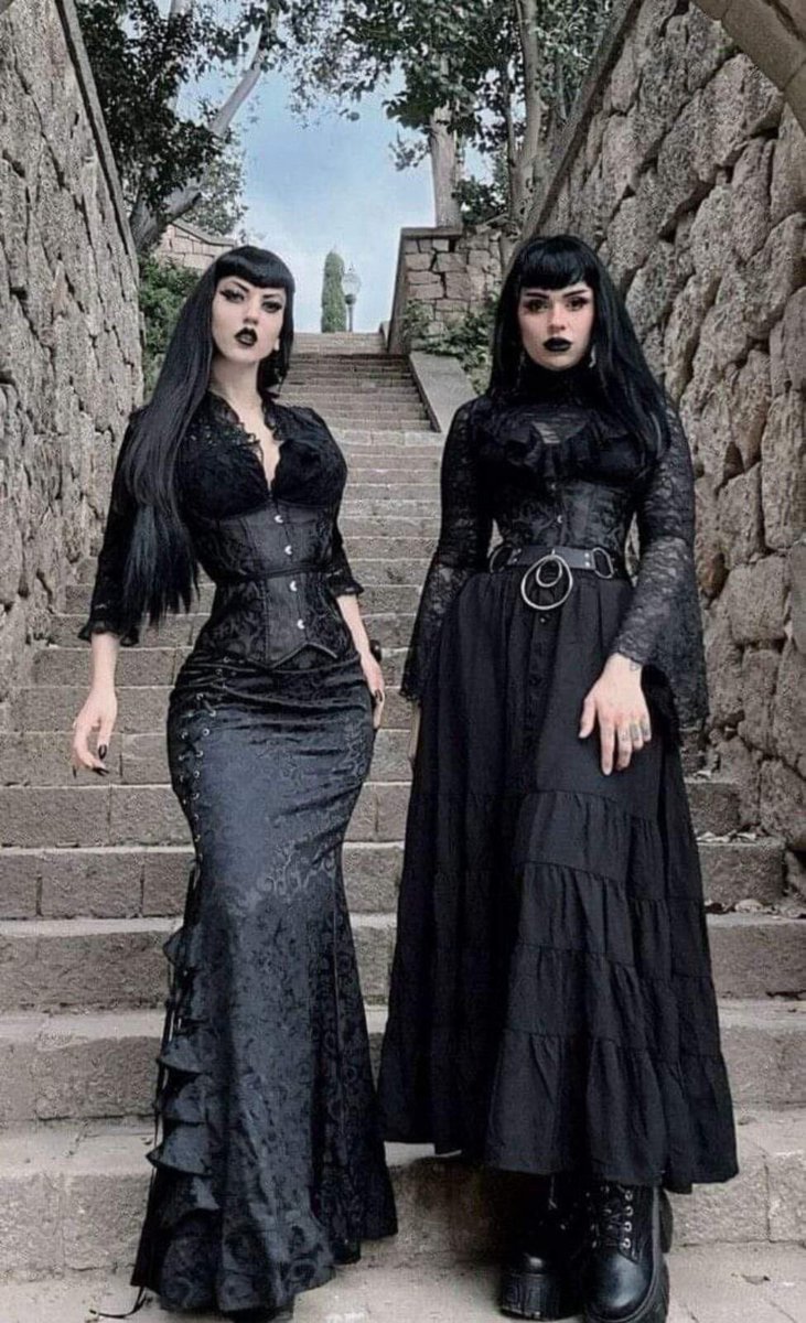stormdanielss's tweet photo. 🦇vampiros: dark academia e goticos https://t.co/sekZkqBjZh