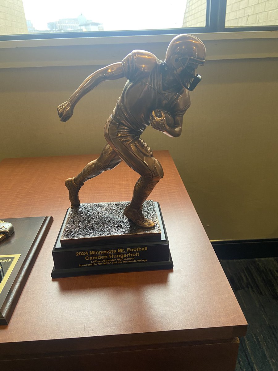 cam_hungerholt's tweet photo. 2024 Minnesota Mr. Football!

Thank you to my family, coaches, teammates, the MFCA, and everyone else who has helped me get to where I am today! Winning Mr. Football is an incredible honor that I will cherish forever! Thank you all! ❤️❤️❤️ https://t.co/T7WTSg7PSZ