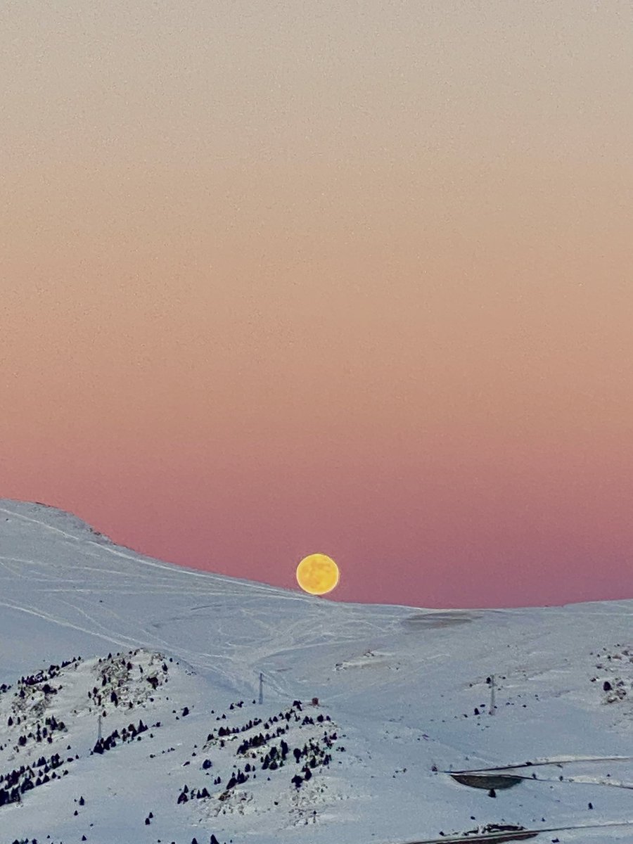 Full moon , 15/12/24 Grau Roig - <a href="/grandvalira/">Grandvalira Andorra</a>