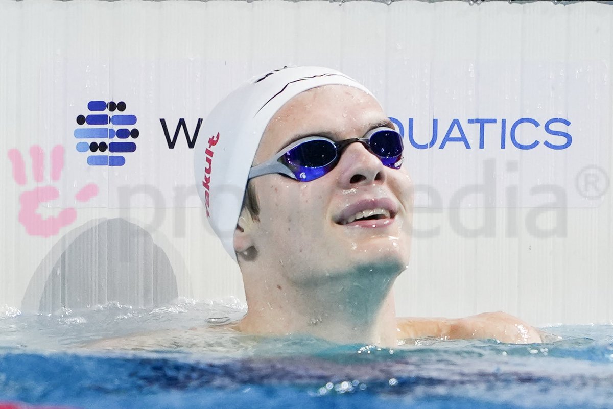 Hubert Kós after winning the gold medal in Men´s 200m Backstroke Final during day six of the World Aquatics Swimming Championships (25m) 2024 at Duna Arena on December 15, 2024 in Budapest, Hungary. (Photo by Attila Trenka) #sportphoto