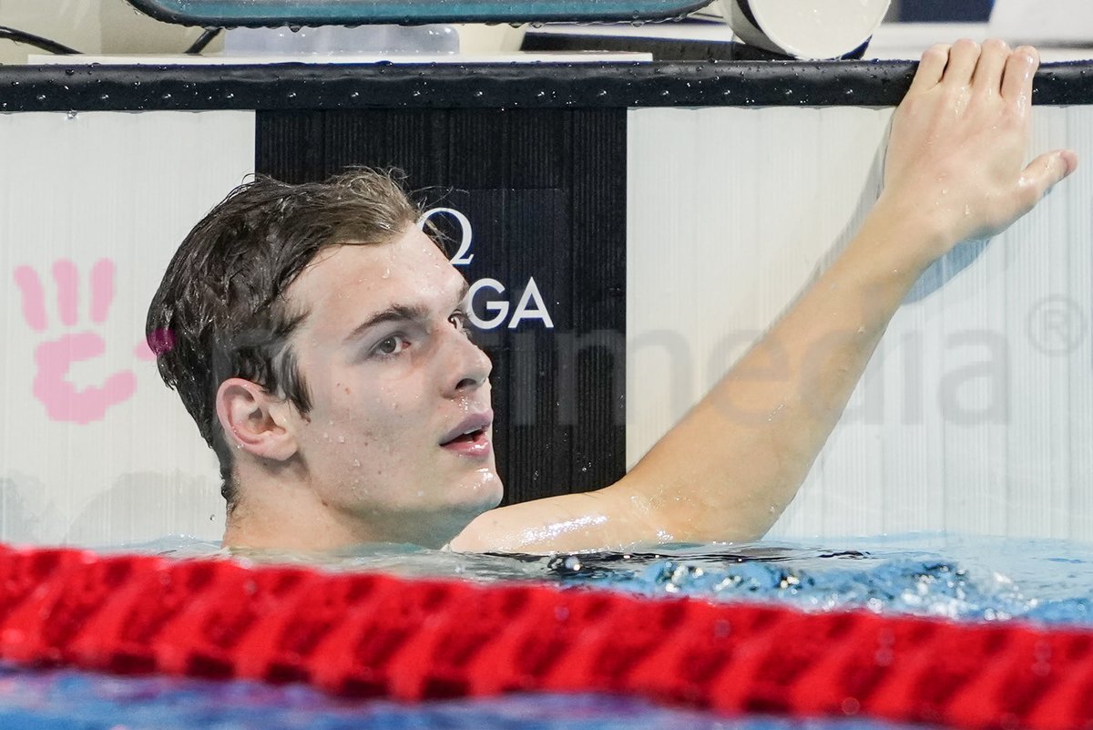 Hubert Kos of Team Hungary celebrates after winning the gold medal in Men´s 200m Backstroke Final during day six of the World Aquatics Swimming Championships (25m) 2024 at Duna Arena on December 15, 2024 in Budapest, Hungary. (Photo by Attila Trenka / Profimedia)