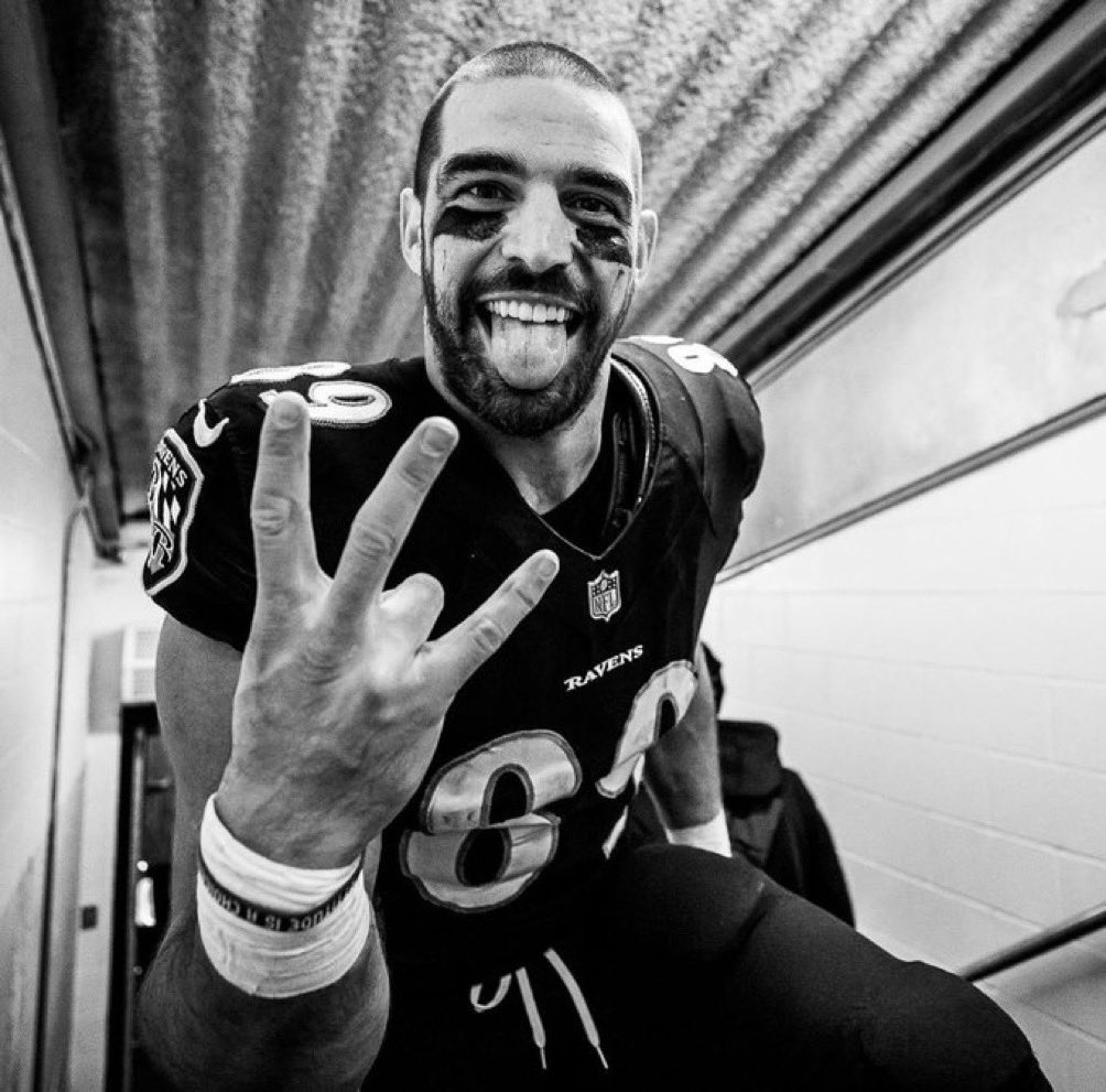 Flxmingoz's tweet photo. YALL TOLD ME MARK ANDREWS WAS WASHED AND NEEDED TO BE TRADED. FUCK YALL AND RESPECT MY TE https://t.co/dQGfkKGQ0R