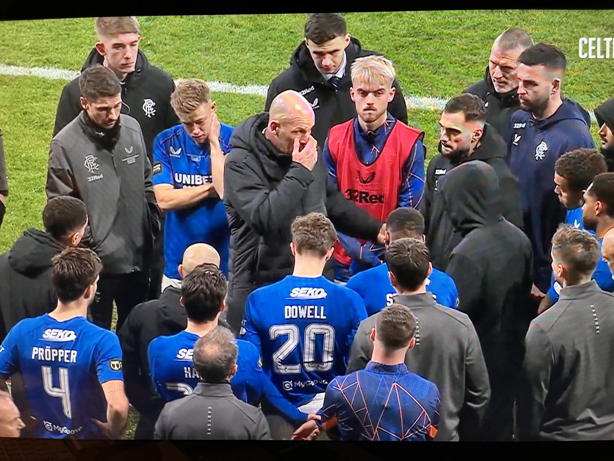 JoeBhoy16's tweet photo. Serial FUCKING Losers😂😂😂😂😂 https://t.co/WmTzSIjryb
