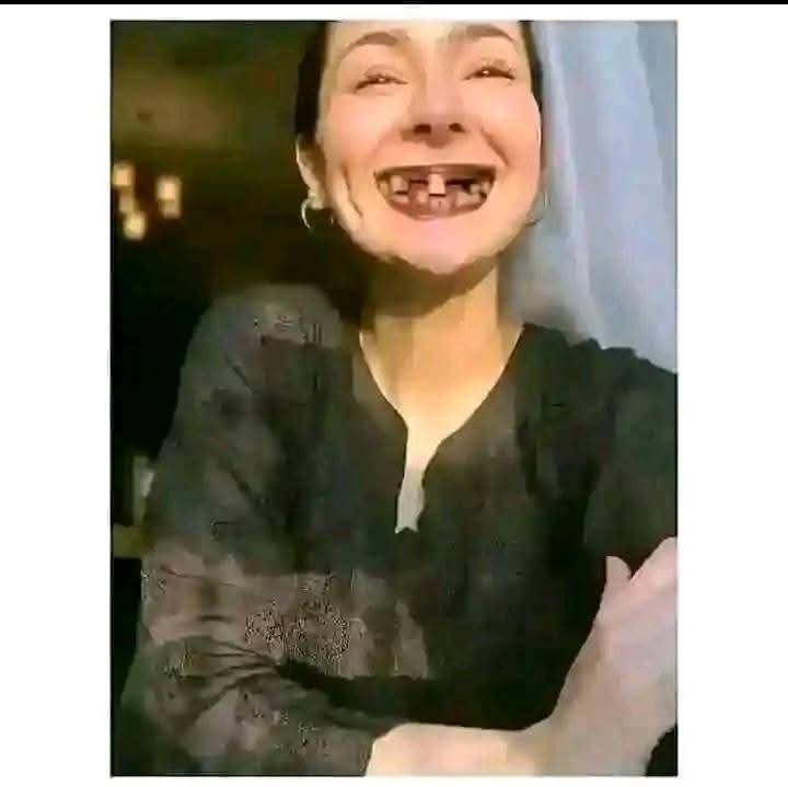 @Neeli57 دل چاہتاہے شاعری چھوڑ کر تیری مسکراہٹ پر کتاب لکھوں 

تیرے دانتوں کو ڈائمنڈ لکھو تیرے حسن کو گلاب  لکھوں