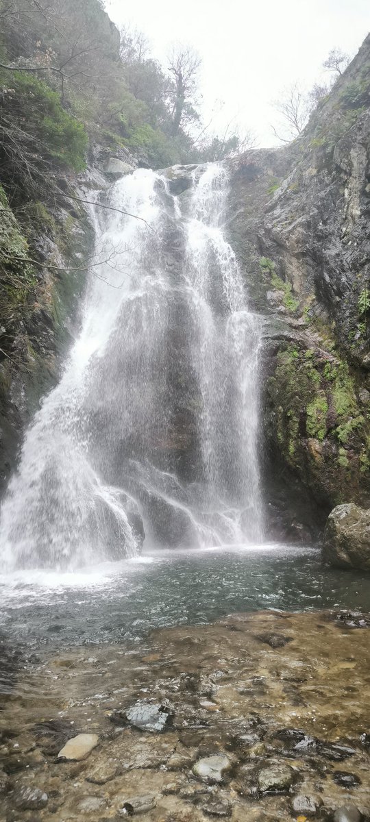 Bugün yine doğa da gezdik sudüşen şelalesi......