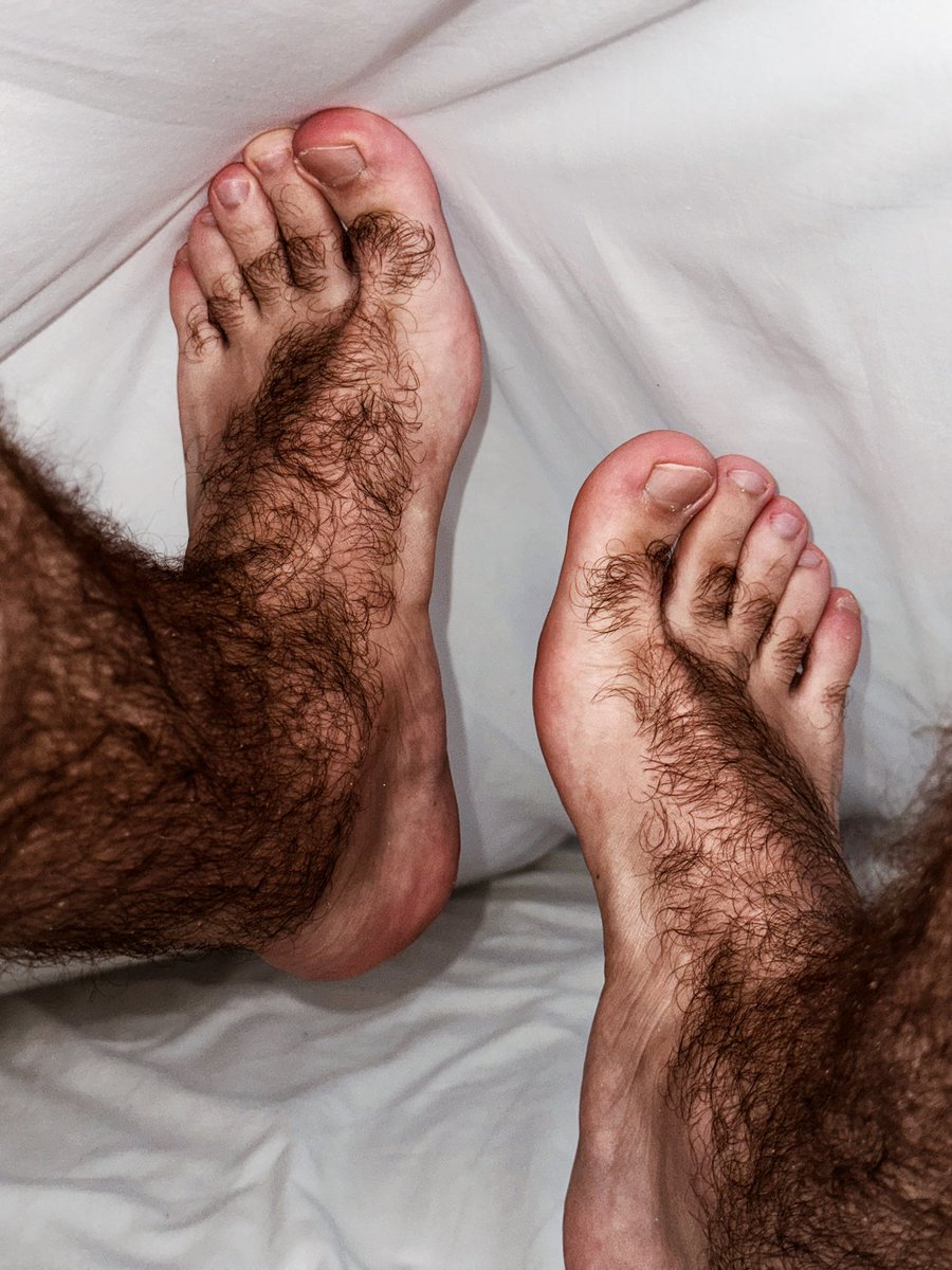 Wait me in your room. 

Hear my steps. 

Kneel and beg to taste these sweaty hairy feet. 

Lick my spit.

Follow my guidance. 

All you want is to be my feet sub boy and be grateful for that! 🤑