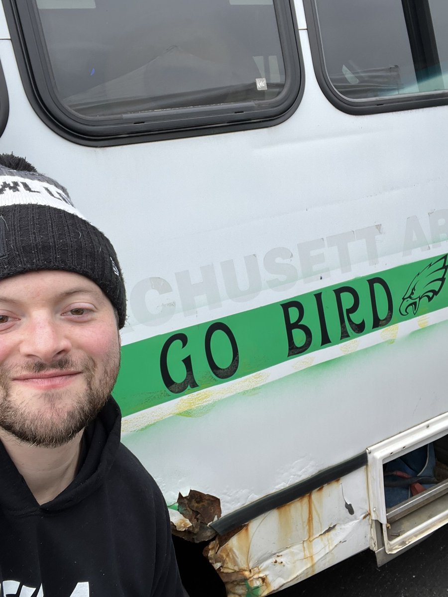 Rosnov018's tweet photo. @RossTuckerNFL @PHLEaglesNation @AATBirds @InsideIggles @SportsRadioWIP @CrossingBroad @BleedingGreen @JimmyKempski @RossTuckerPod @MyFrontPageGift @JackPConnell It wasn’t a mistake. It’s our thing! #gobird https://t.co/VJMWakmXuD