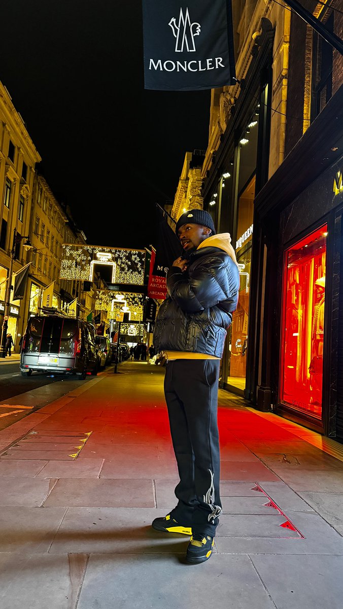 relly2official's tweet photo. Matching Monclers?🧸 https://t.co/rHSh8r7WX0