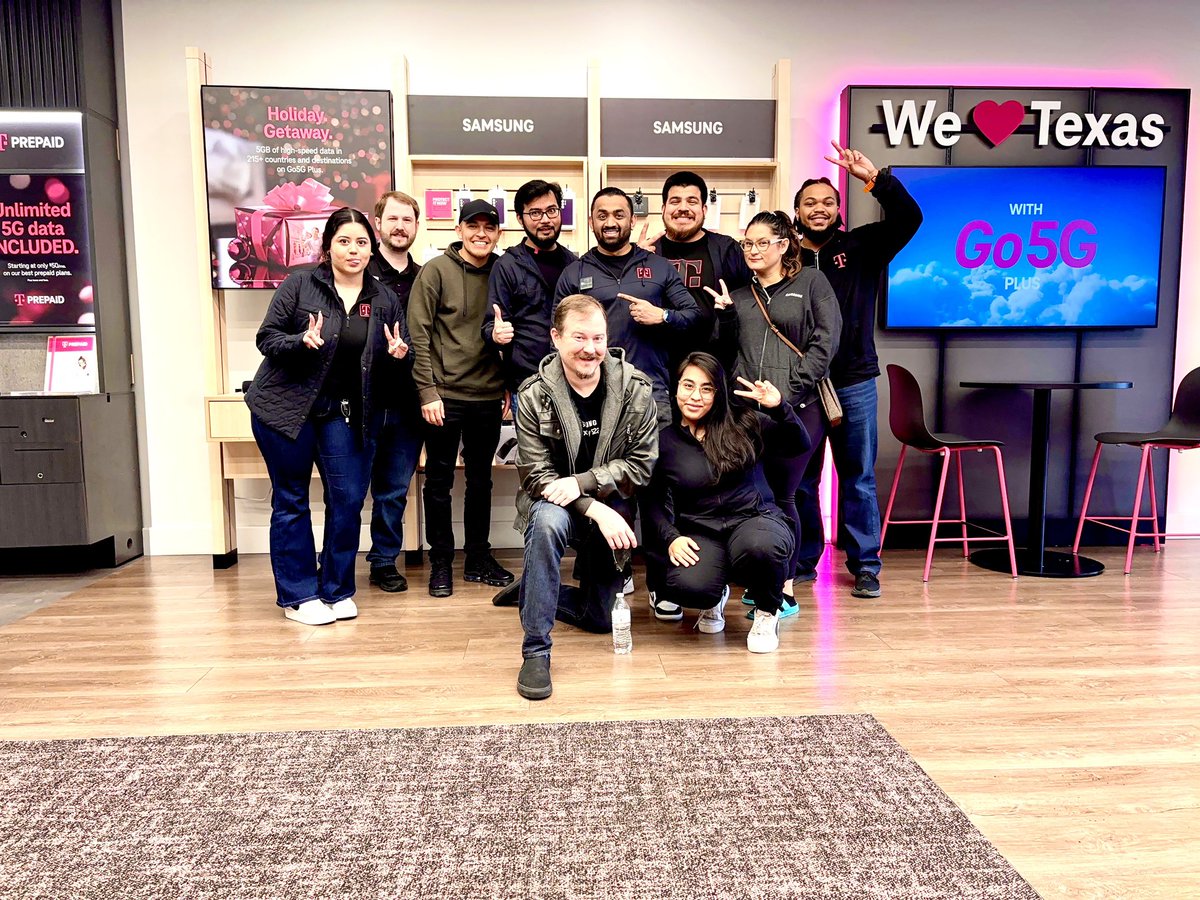 Ejazsaiyed's tweet photo. Successful Team Meeting in the books for Pythons! Shoutout to this team for having meaningful discussions and understanding the vision around complete experience. We are ready to deliver BEST experience for our customers. 💪🐍 #PipelinePythons @pattyc101 @Ovais_L @JonFreier https://t.co/vp1bG5mvNj
