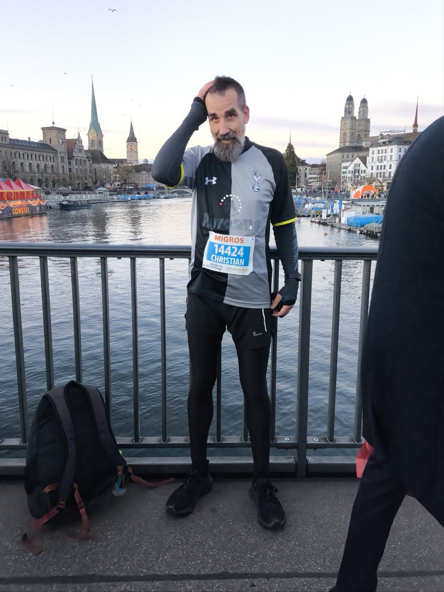 zureich37's tweet photo. Race done 🏃🏁✌️.
Great fun! 3 rounds in the city centre.
First round was not much of a race tho... more a big "traffic jam" with too many runners and not enough road. 😅
8,5K in 43mins in the end.
#running #raceday #runchat #cityrun #learning #goodexperience #happy https://t.co/vTZzKBaavq