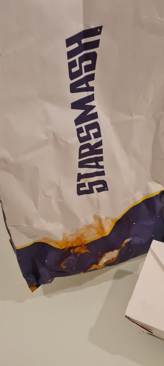 ChevalierBarbu's tweet photo. C'est le burger qui doit être smash pas la commande 😭😭😭  @starsmashburger @_Amixem https://t.co/zGhFbjP1uo