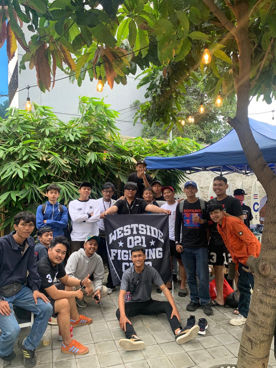 bxisme_'s tweet photo. Football family friendship 🔥 https://t.co/Kklyo4qAjV