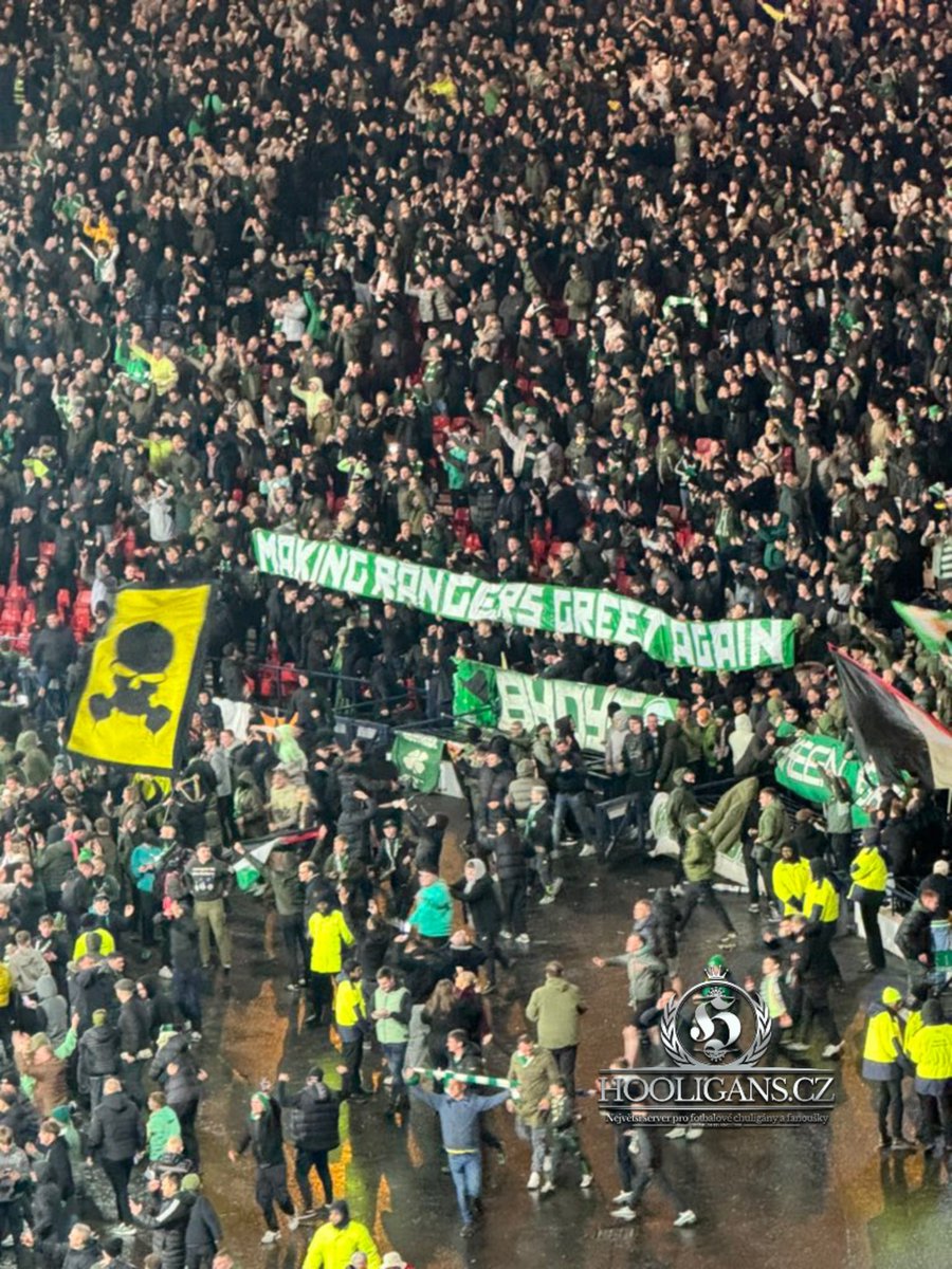 hooliganscz1999's tweet photo. 15.12.2024🏴󠁧󠁢󠁳󠁣󠁴󠁿Celtic after winning match against Rangers, click here for more videos: https://t.co/v6qQBOnHQO https://t.co/r6wgITceBh