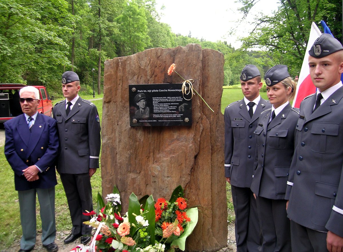 nowackirobin's tweet photo. @ipngovpl_eng Fabulous story! Sadly my Uncle #LechNowacki Polish Land Army captured by SS and tortured to death over 30 days, a bone in his body broken each day till he died, his blood stained shirt sent to his mother.
#RobinNowacki #CzechNowacki https://t.co/ljvH6GqSKV