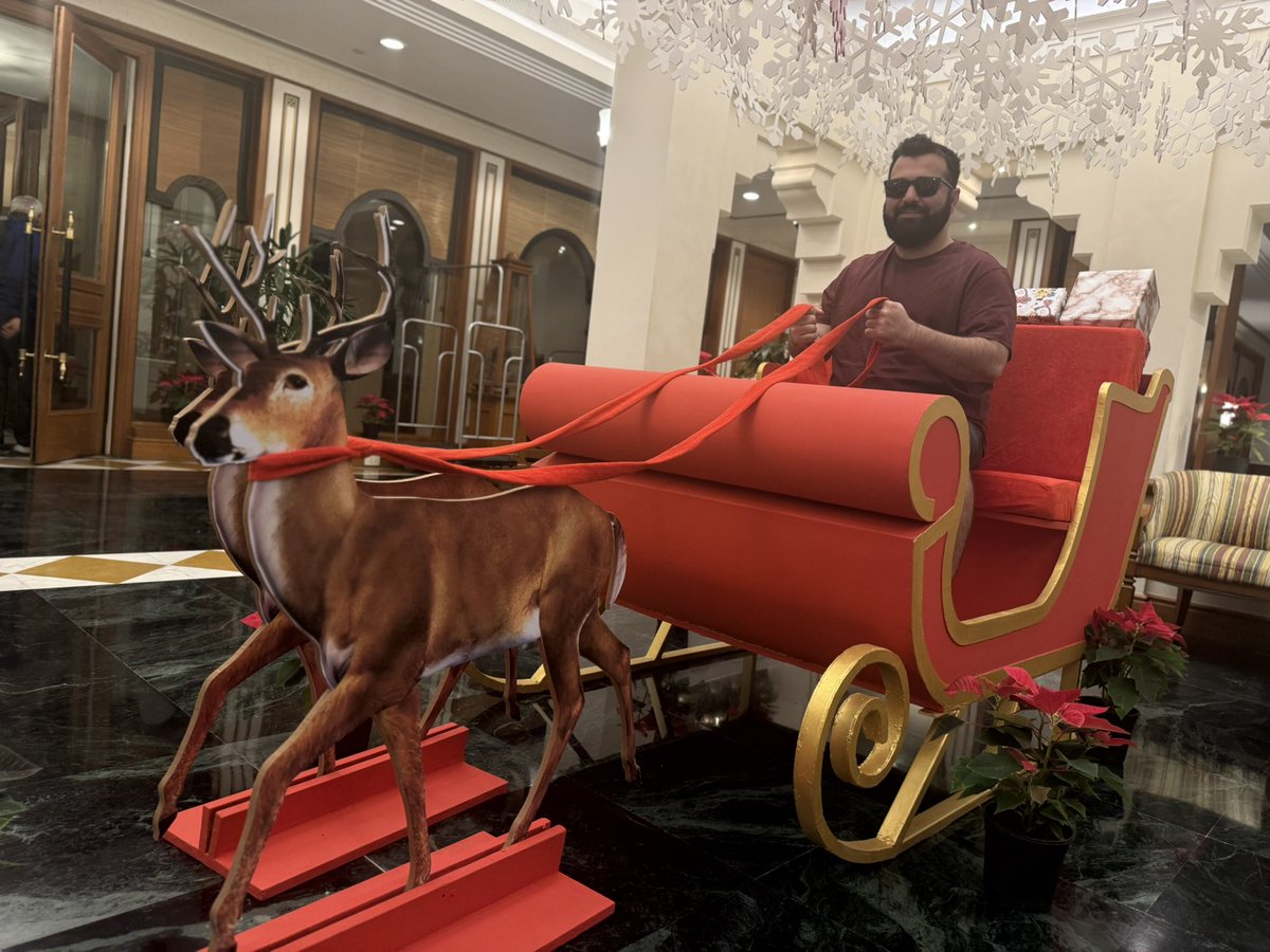 Santa Cy is in town | Win $100 by interacting 🎅🏽 

Haters will say these reindeers are fake. 

You have 24 hours to enter this giveaway.