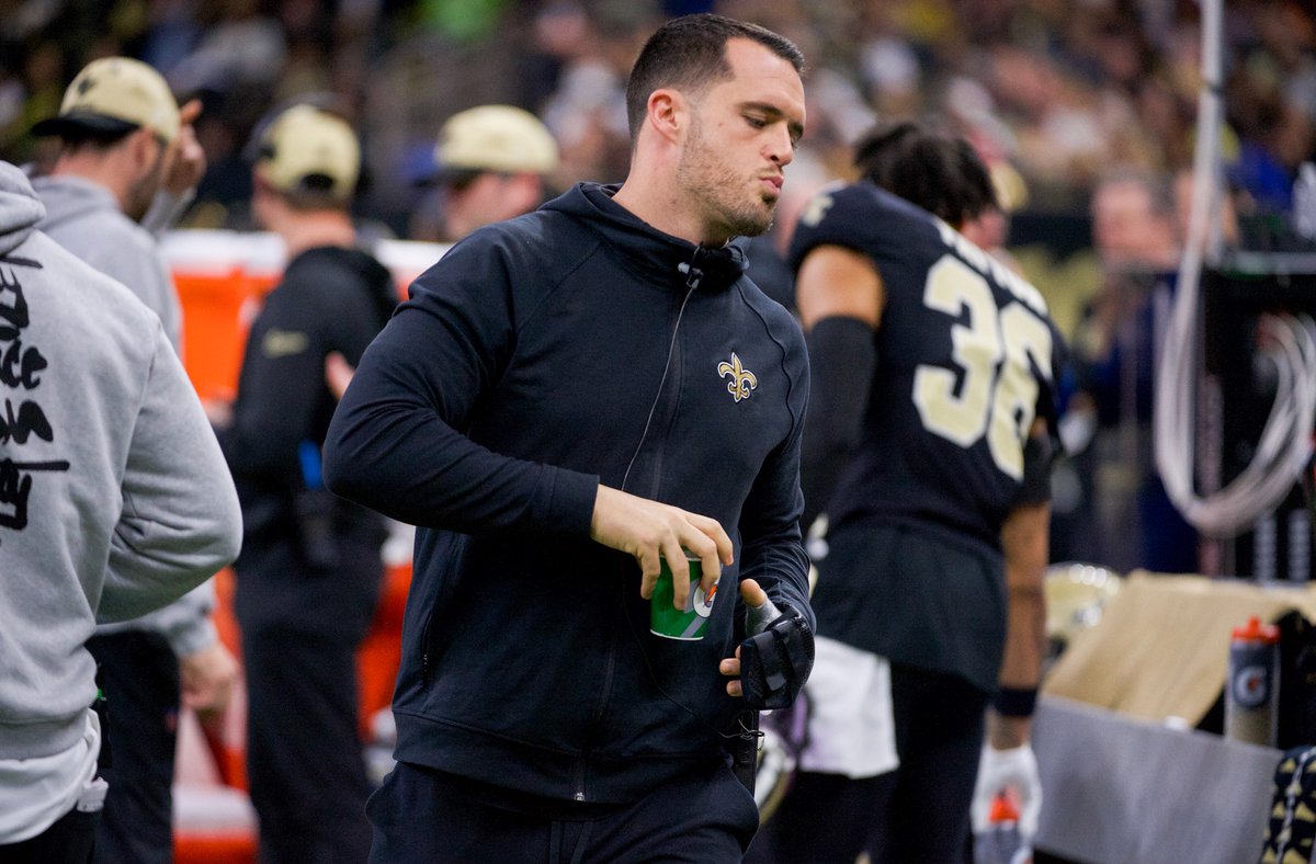 nick_underhill's tweet image. Derek Carr at the game