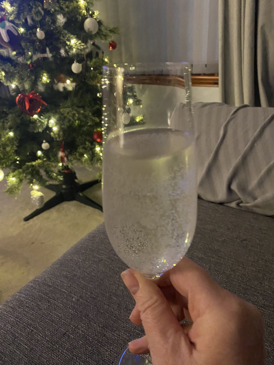 vghirl's tweet photo. @markusminimus79 Cheers @markusminimus79 have a great one 🎄🍀🎄🍀 https://t.co/wupfqRgiwv