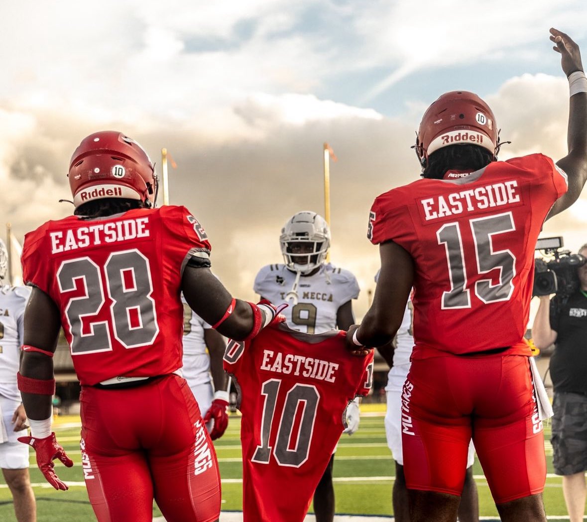 Words can’t describe the emotions and feelings running through my head right now. Worked so hard for these last 4 years and I’m thankful for my Lord and Savior Jesus Christ for allowing me to be apart of the Nations best High School and Community. Forever in my heart.❤️🐎 #LLV🔟